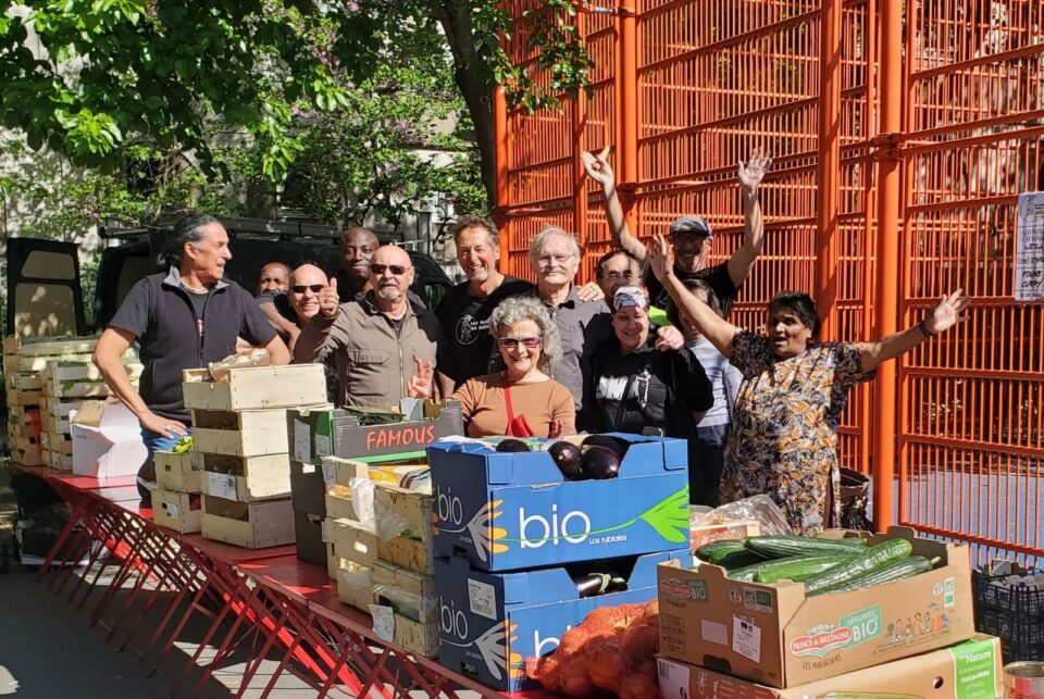 Se nourrir collectivement avec des<br class='autobr' /><br class='autobr' /><br class='autobr' /><br class='autobr' /><br class='autobr' /><br class='autobr' /><br class='autobr' /><br class='autobr' /><br class='autobr' /><br class='autobr' /><br class='autobr' /><br class='autobr' /><br class='autobr' /><br class='autobr' /><br class='autobr' />          invendus : comment penser le travail écologique des<br class='autobr' /><br class='autobr' /><br class='autobr' /><br class='autobr' /><br class='autobr' /><br class='autobr' /><br class='autobr' /><br class='autobr' /><br class='autobr' /><br class='autobr' /><br class='autobr' /><br class='autobr' /><br class='autobr' /><br class='autobr' /><br class='autobr' />          habitant·es d'un quartier populaire ?